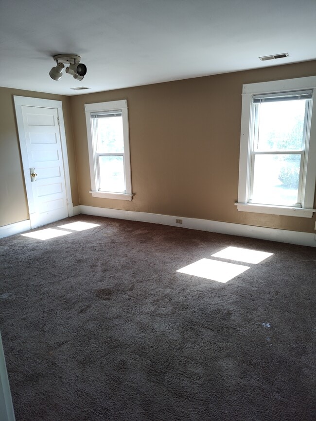 Building Photo - 1859 Mount Vernon St