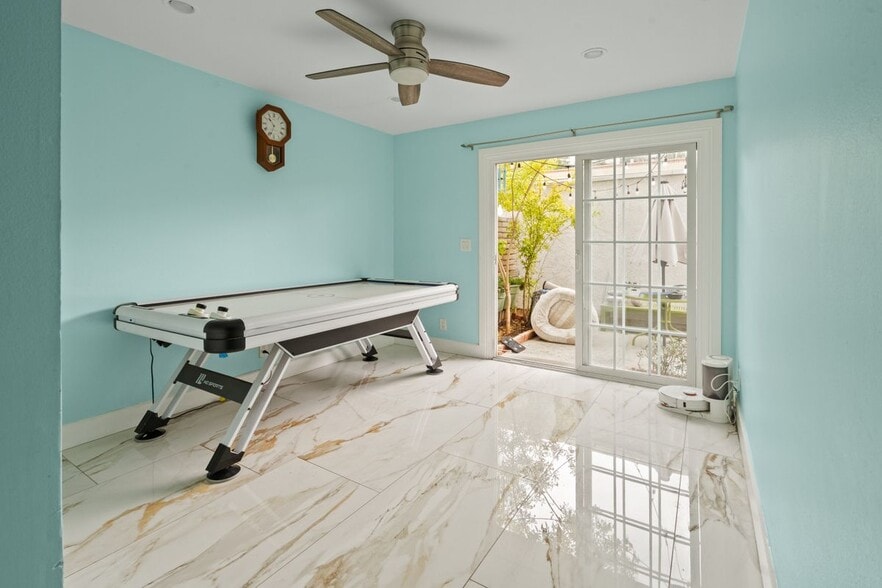 Building Photo - 28023 Ridgebrook Ct