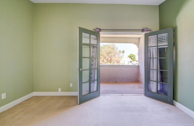 Building Photo - Status: Accepting Applications