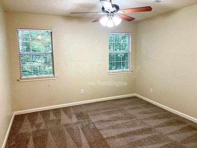 Building Photo - 132 Samanthas Way