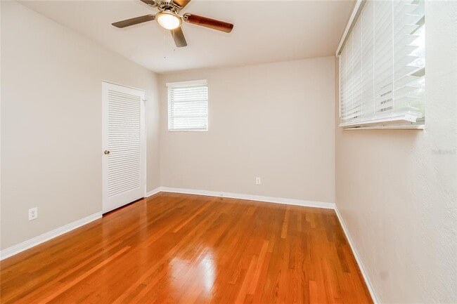 Building Photo - 408 N Blue Lake Terrace