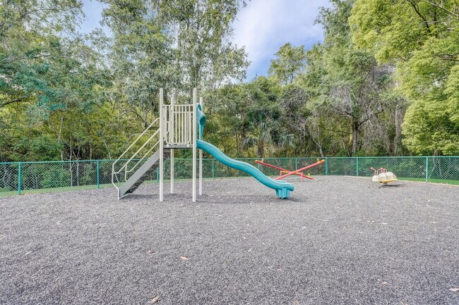 Building Photo - 3134 Lake Pine Way