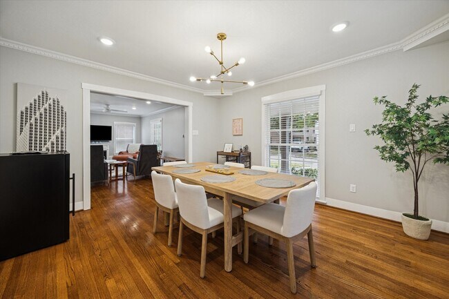 Building Photo - 2420 Nottingham St