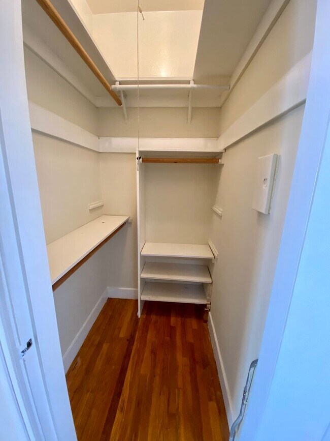 Building Photo - 1925 Pierce St