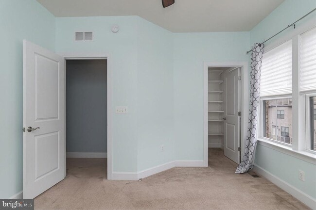 Building Photo - 3697 Ambrose Hills Rd