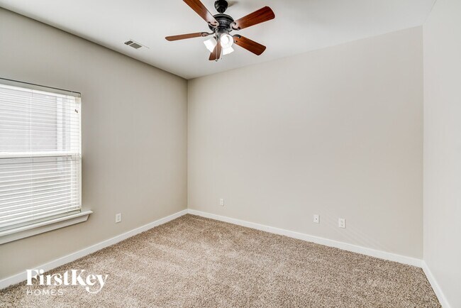 Building Photo - 285 Hathaway Ln