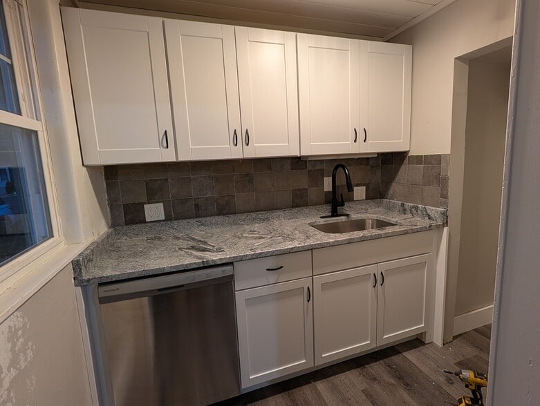 Building Photo - 16 Appleton St