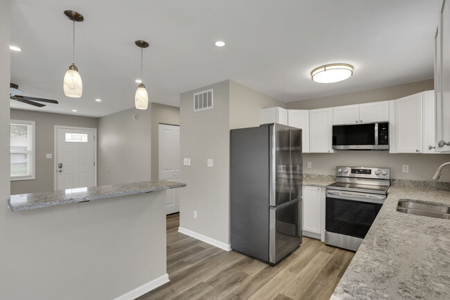 Building Photo - 2817 Woodgrove Dr