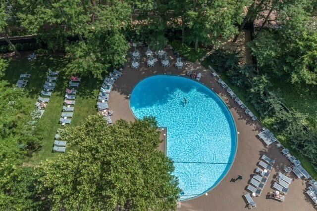 Building Photo - 65 E India Row