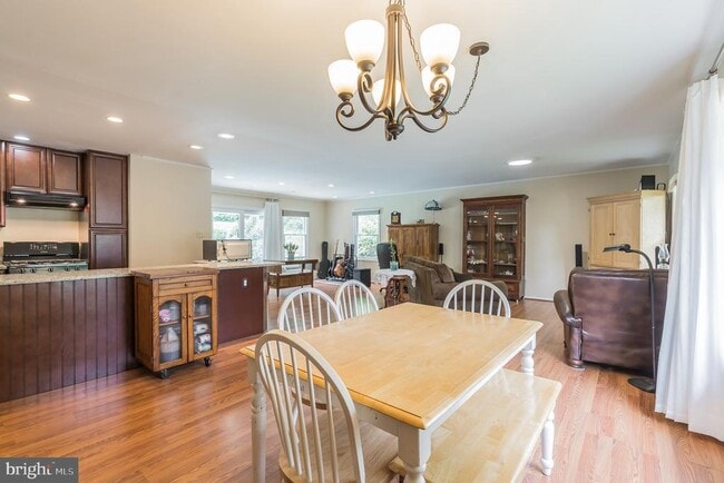 Building Photo - 7011 Hadlow Dr