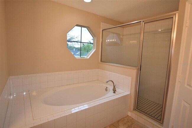 Building Photo - 527 Bristol Cir