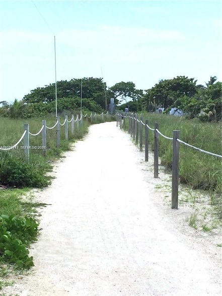 Building Photo - 8888 Collins Ave