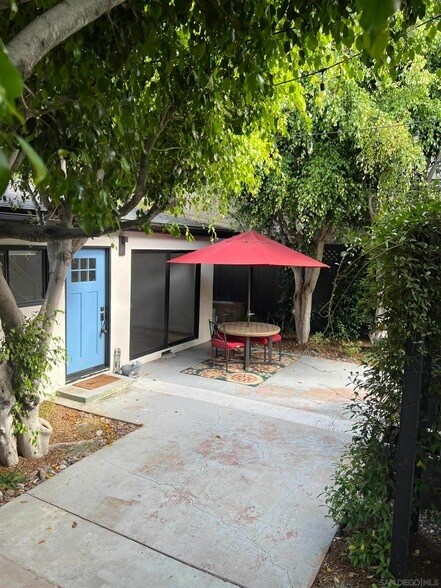 Building Photo - 2529 State St