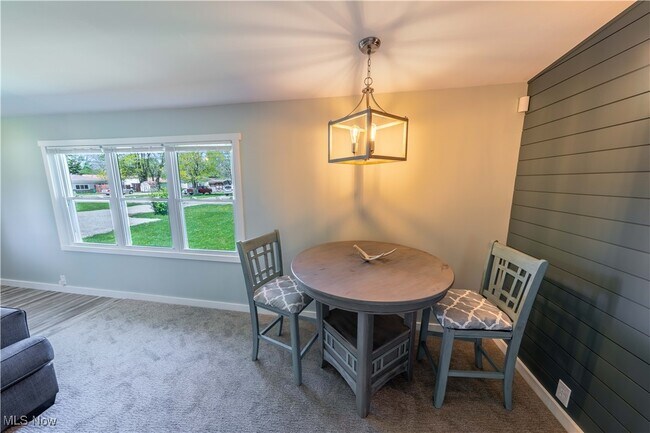 Building Photo - 99 Smith St