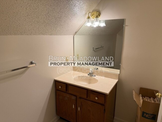 Building Photo - 6523 Doe Creek Way