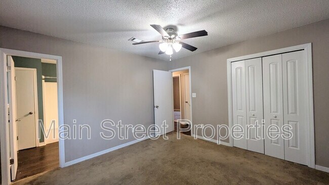 Building Photo - 7524 Sandy Creek Dr