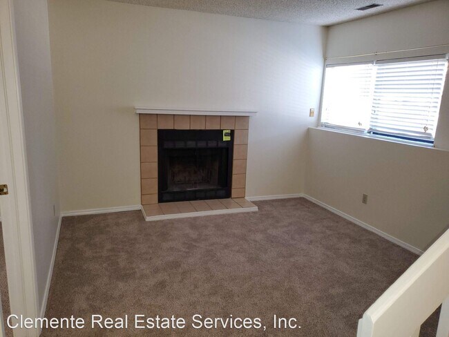 Building Photo - 3 br, 1.5 bath House - 4075 Dolphin Circle