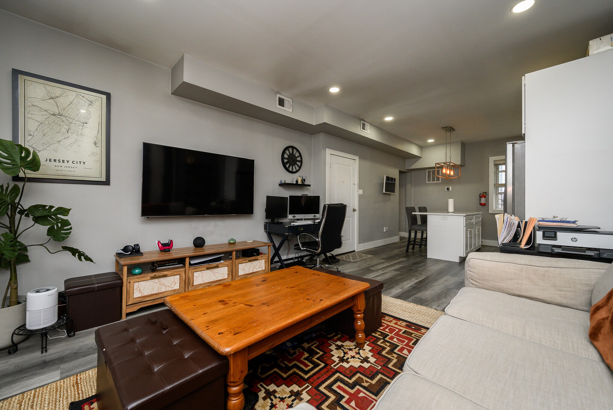 Building Photo - 569 Liberty Ave