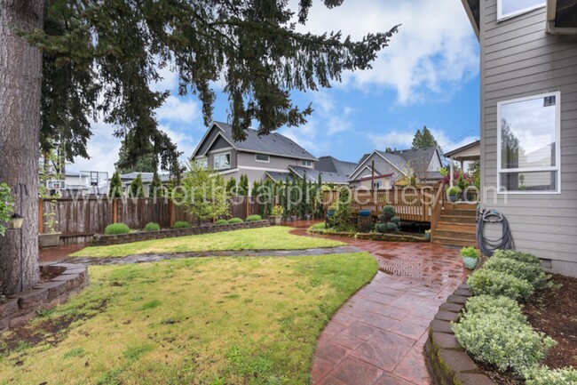 Building Photo - Beautiful Spacious Home in Tigard