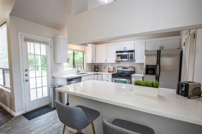Building Photo - 2108 Warfield Way