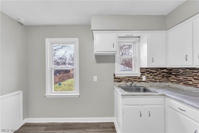 Building Photo - 16606 Lipton Ave