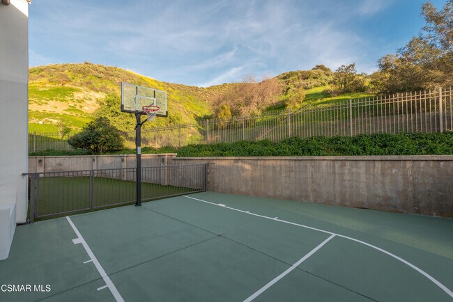 Building Photo - 25301 Prado De Los Arboles