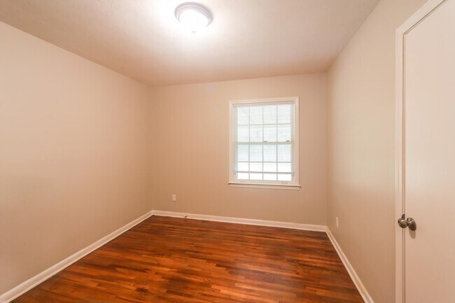 Building Photo - 1756 Dorrie Ln