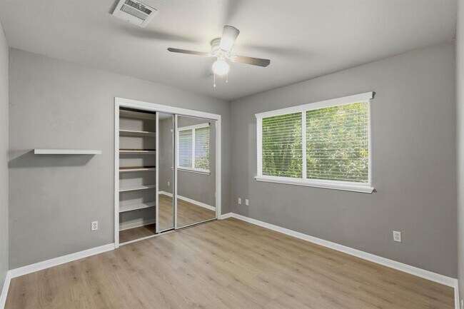 Building Photo - 2913 Winchester Dr
