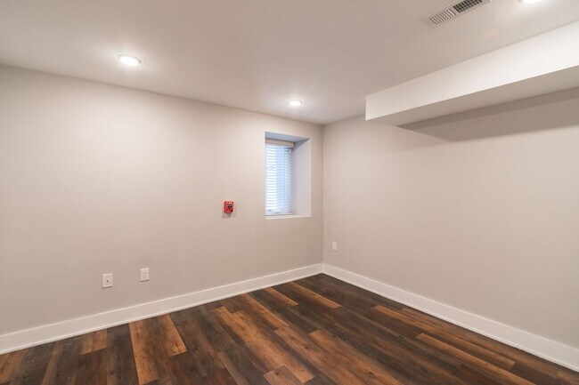 Building Photo - 711 N 16th St