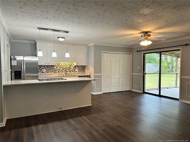 Building Photo - 6850 Buttermere Dr