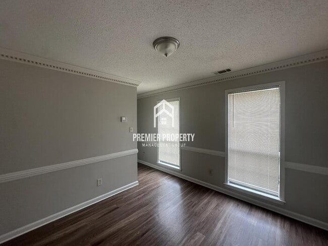 Building Photo - 995 Red Fox Cove