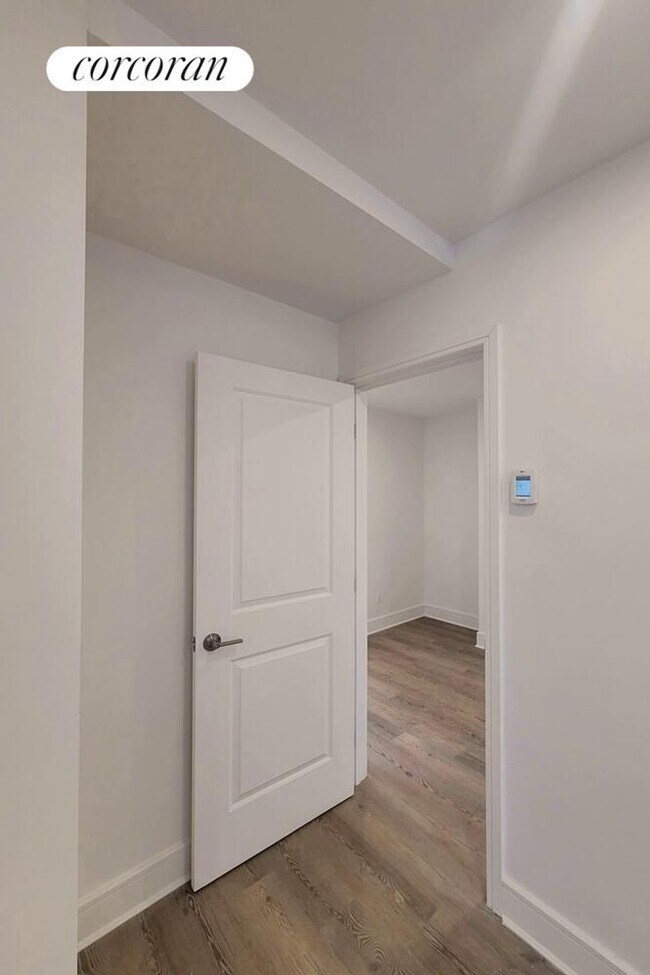 Building Photo - 45 W 81st St