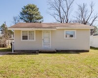 Building Photo - 804 Healy St