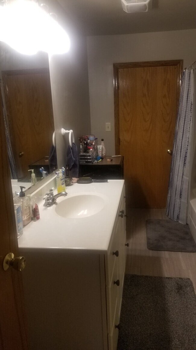 Building Photo - 1040 Cedar St