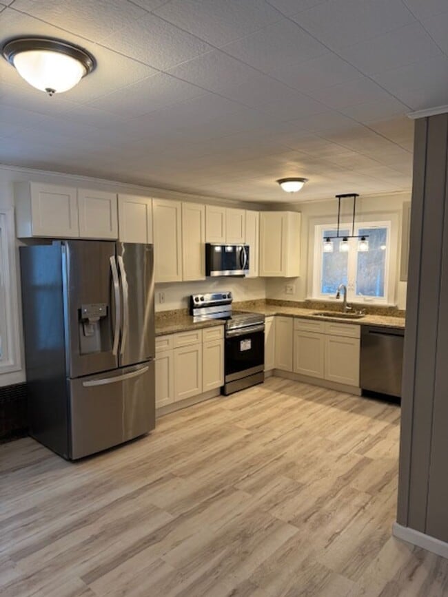 Building Photo - 16 Knightville Dam Road