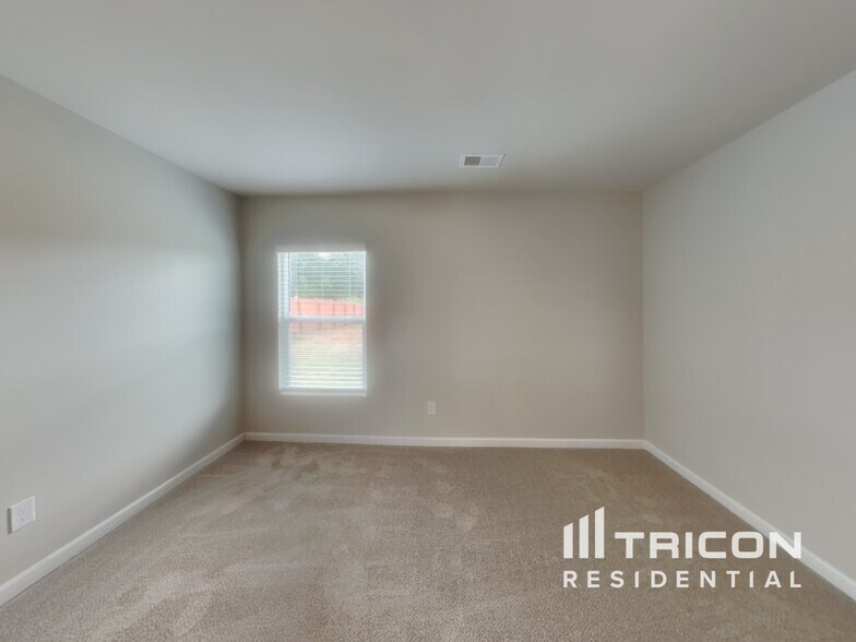 Building Photo - 206 Prescott St