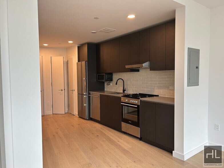 Building Photo - NORTHERN BOULEVARD