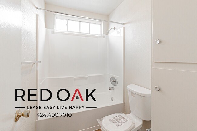 Building Photo - 4900 Clair Del Ave