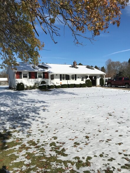 Building Photo - 5460 West Rd