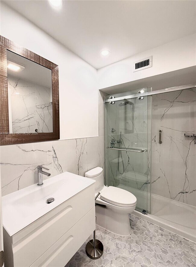 Building Photo - 6815 Edgewater Dr