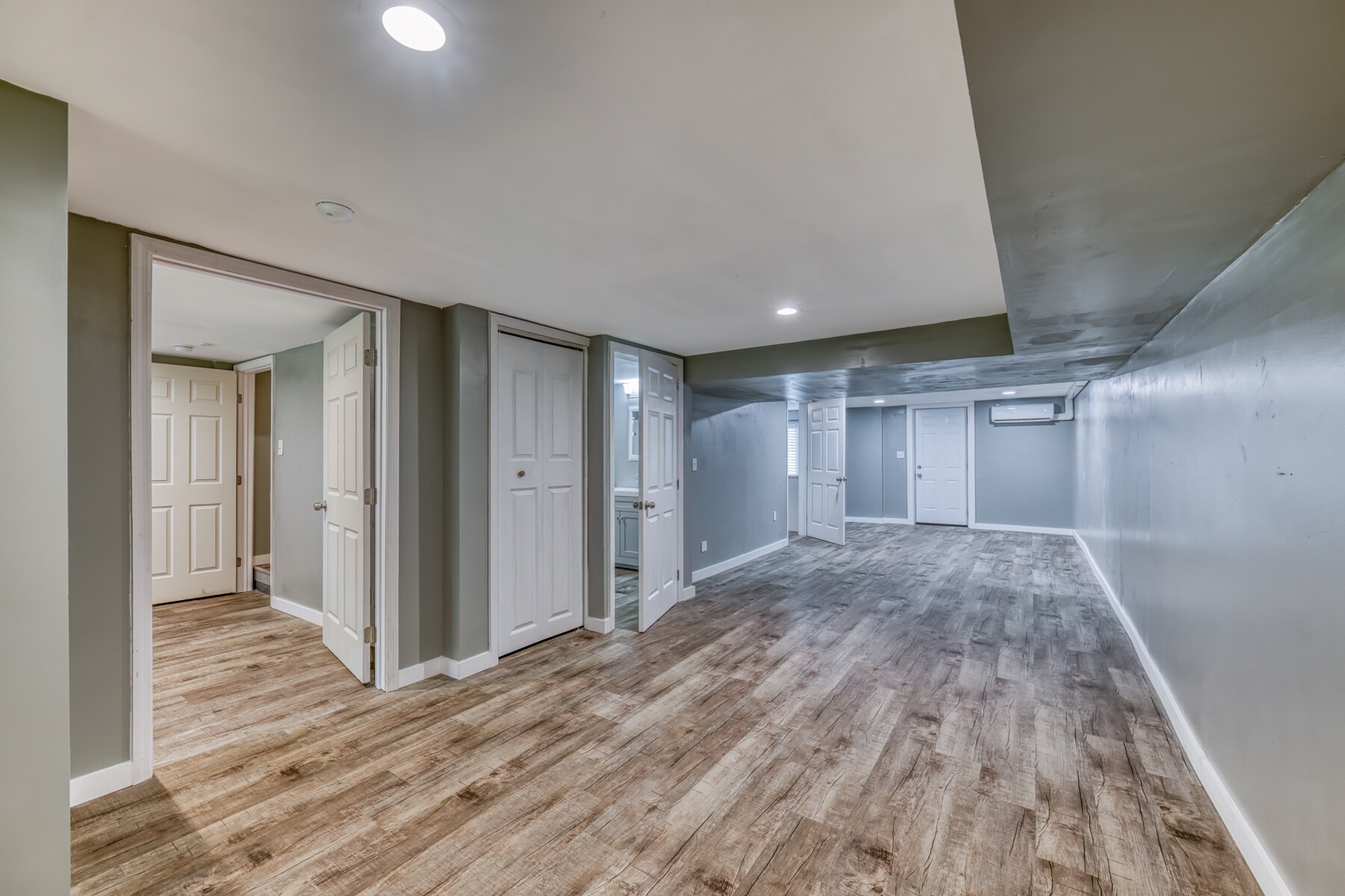 Building Photo - 8202 Westland Dr