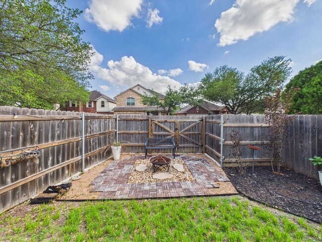 Building Photo - Charming Single-Story Retreat with Designer Finishes in South Austin
