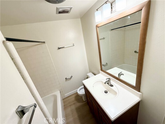 Building Photo - 203 Avenida Montalvo