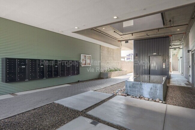 Building Photo - 1130 N 2nd St