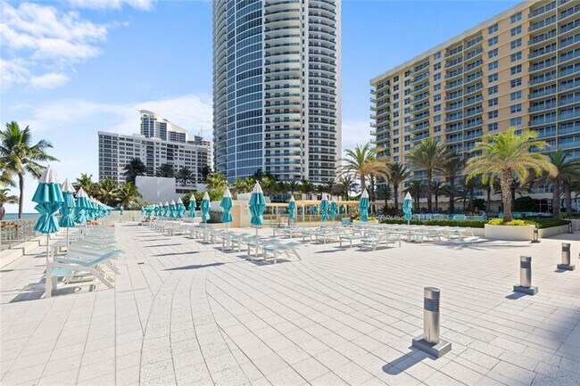 Building Photo - 2501 S Ocean Dr