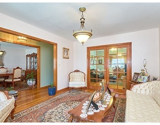 Building Photo - 71 Oak St