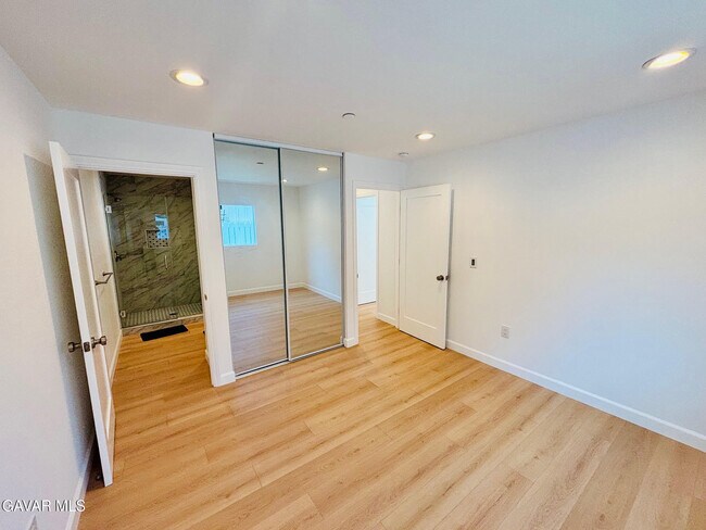 Building Photo - 14758 1/2 Lemay St