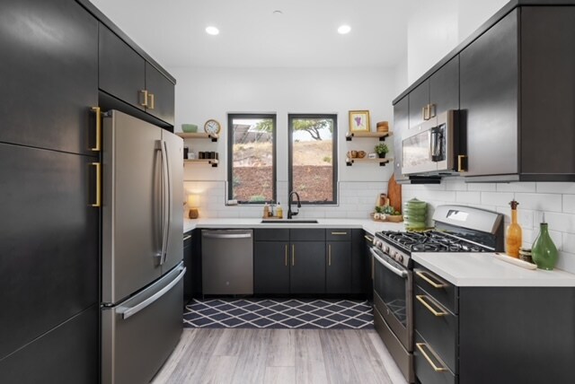 Full kitchen with gas burner oven, full refrigerator, dishwasher, microwave, coffee maker - 306 Maplewood Ct