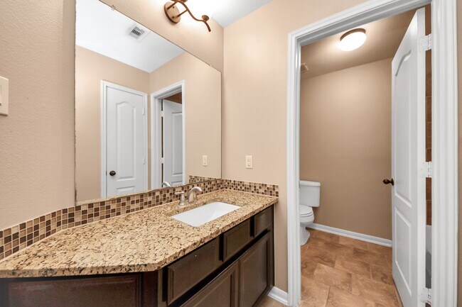 Building Photo - 9427 Sapphire Bay Ln