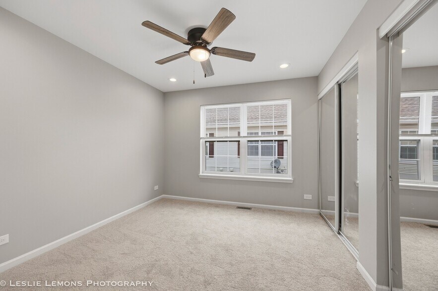 Building Photo - 2233 Hillsboro Ct